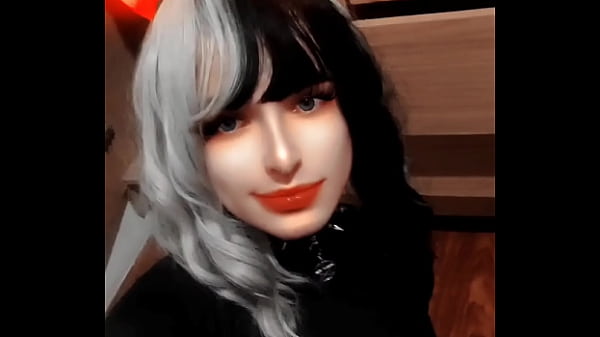 Gotica rabuda adora fazer anal