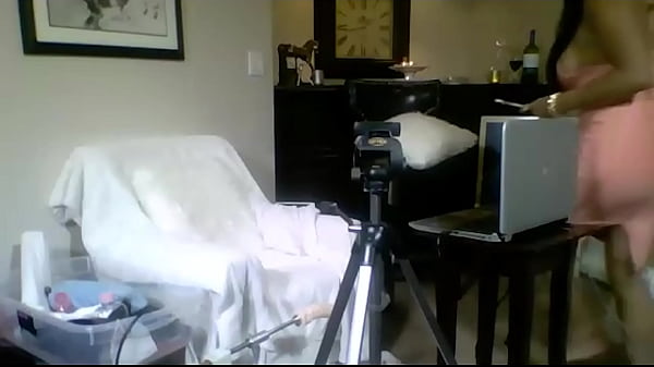 Riding Sybian During Live Show! Maxine’s Tits Bounces As She Gets Off!