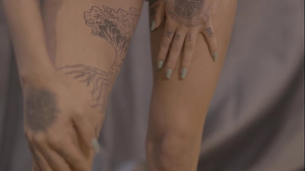 Tattooed rocker fucks his girlfriend