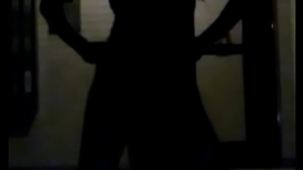 Transsexual women Tsukasa dances in the shadow (The truth is, it’s just backlit.)
